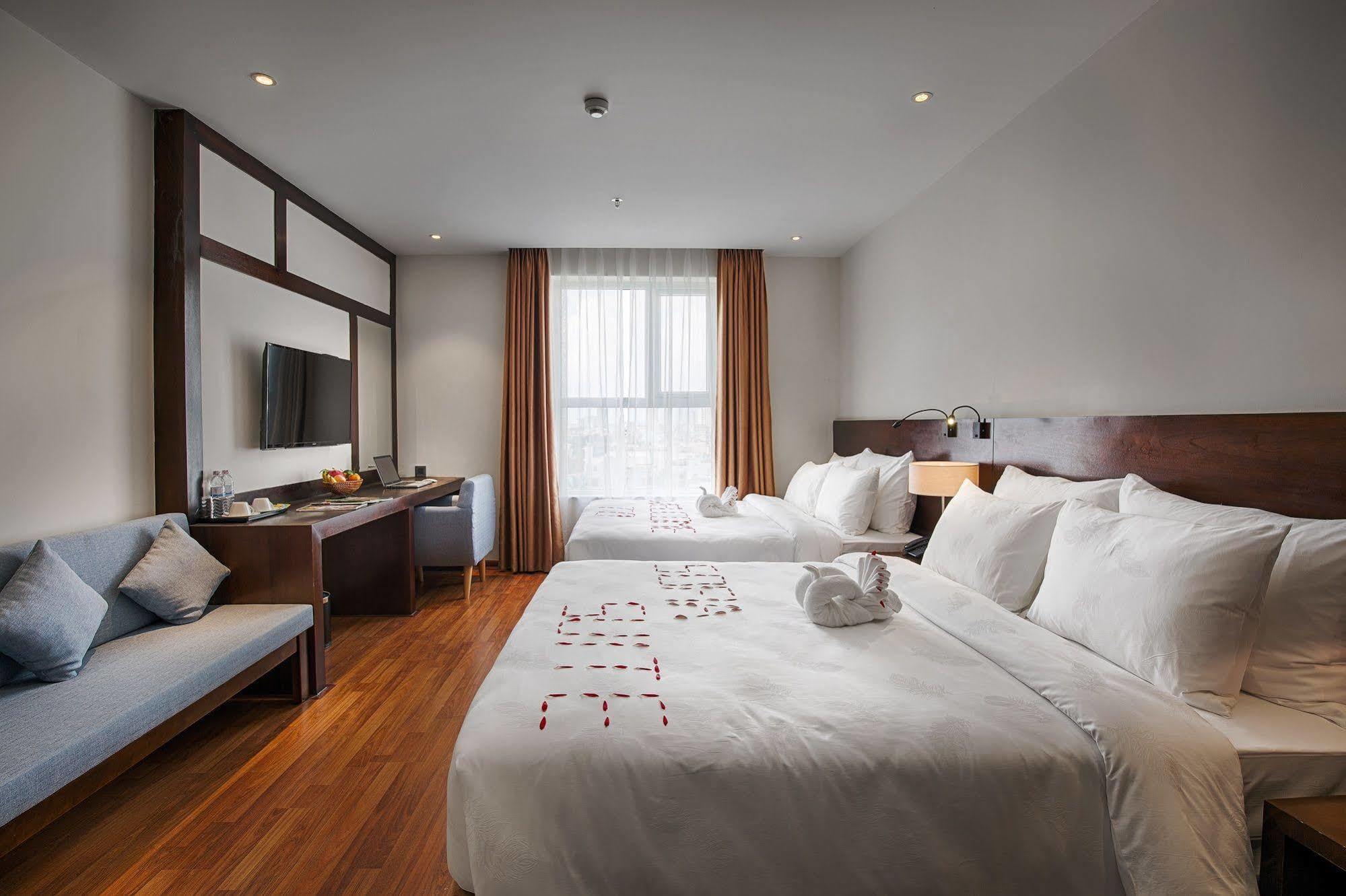 Sofia Suite Hotel Danang Extérieur photo