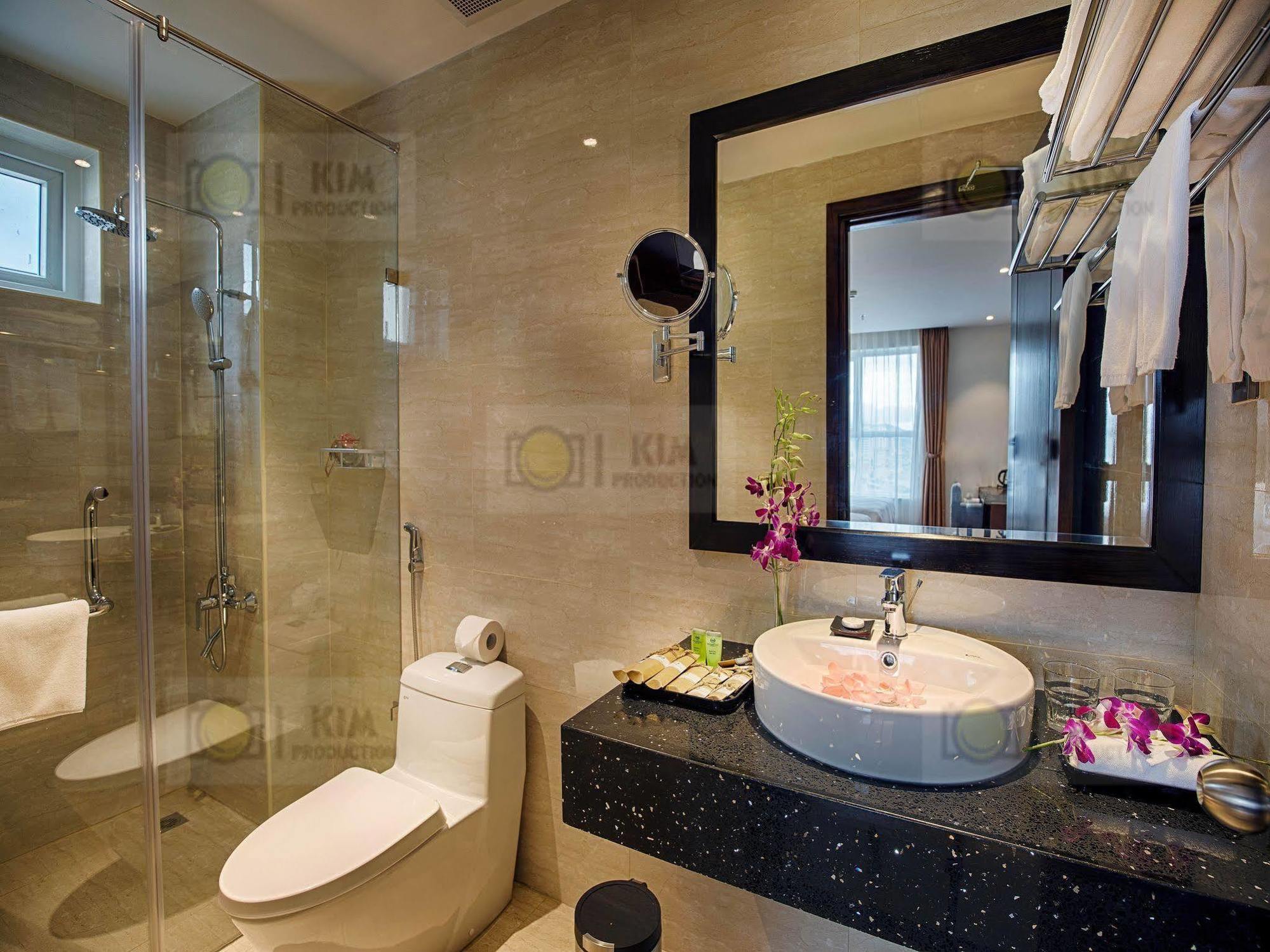 Sofia Suite Hotel Danang Extérieur photo