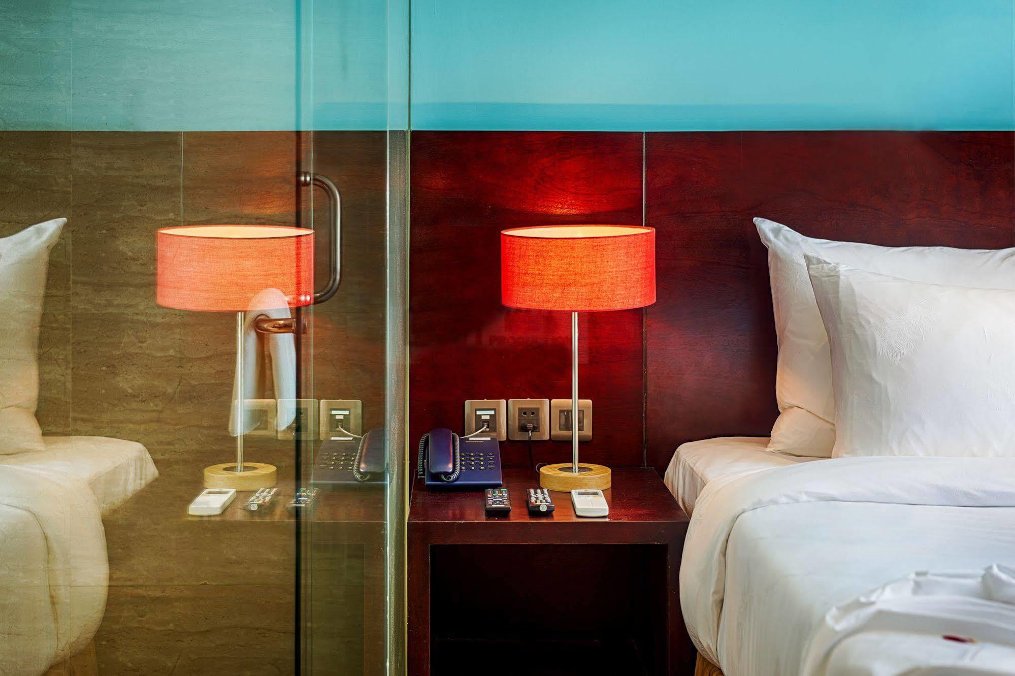Sofia Suite Hotel Danang Extérieur photo