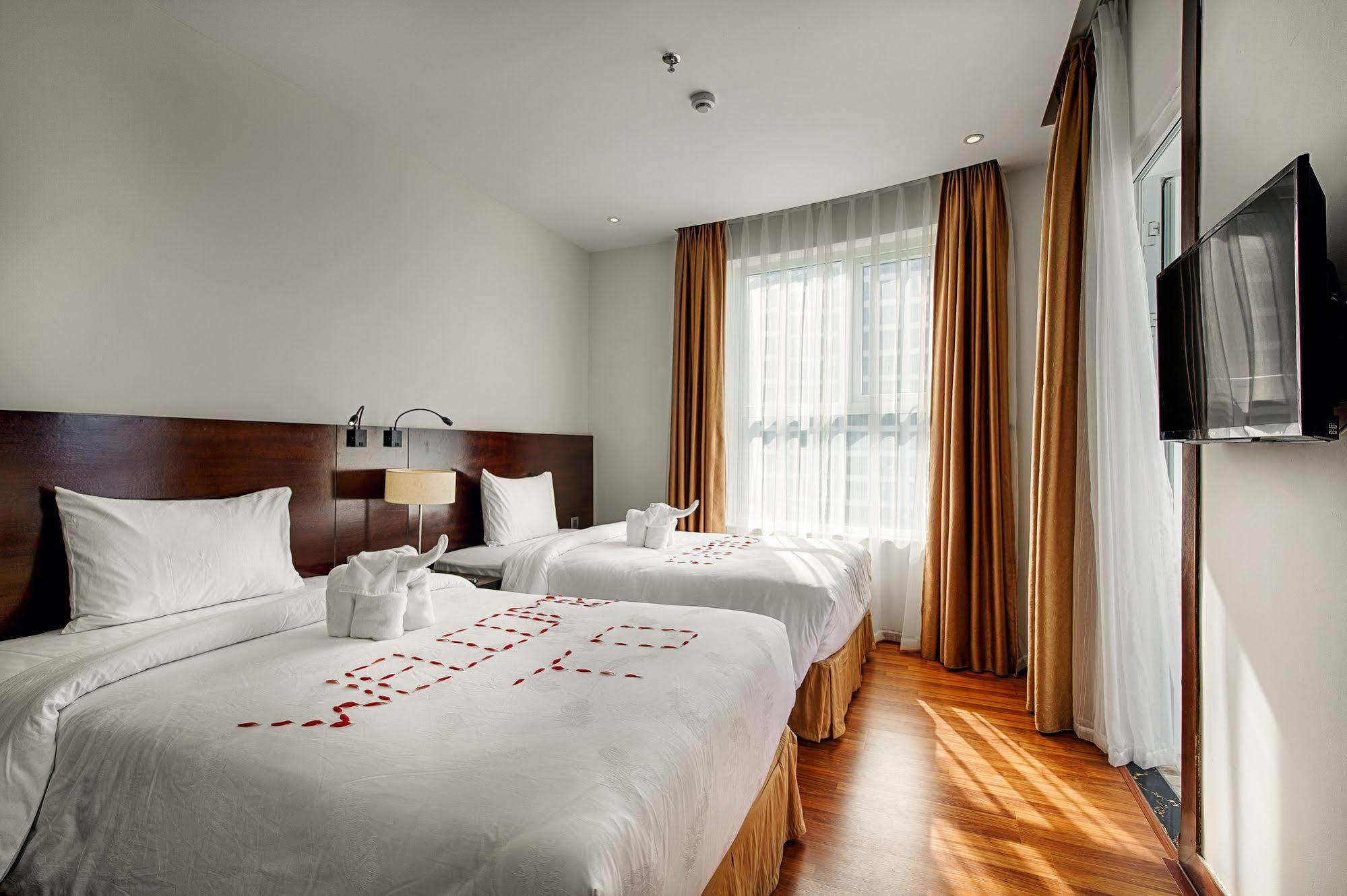 Sofia Suite Hotel Danang Extérieur photo