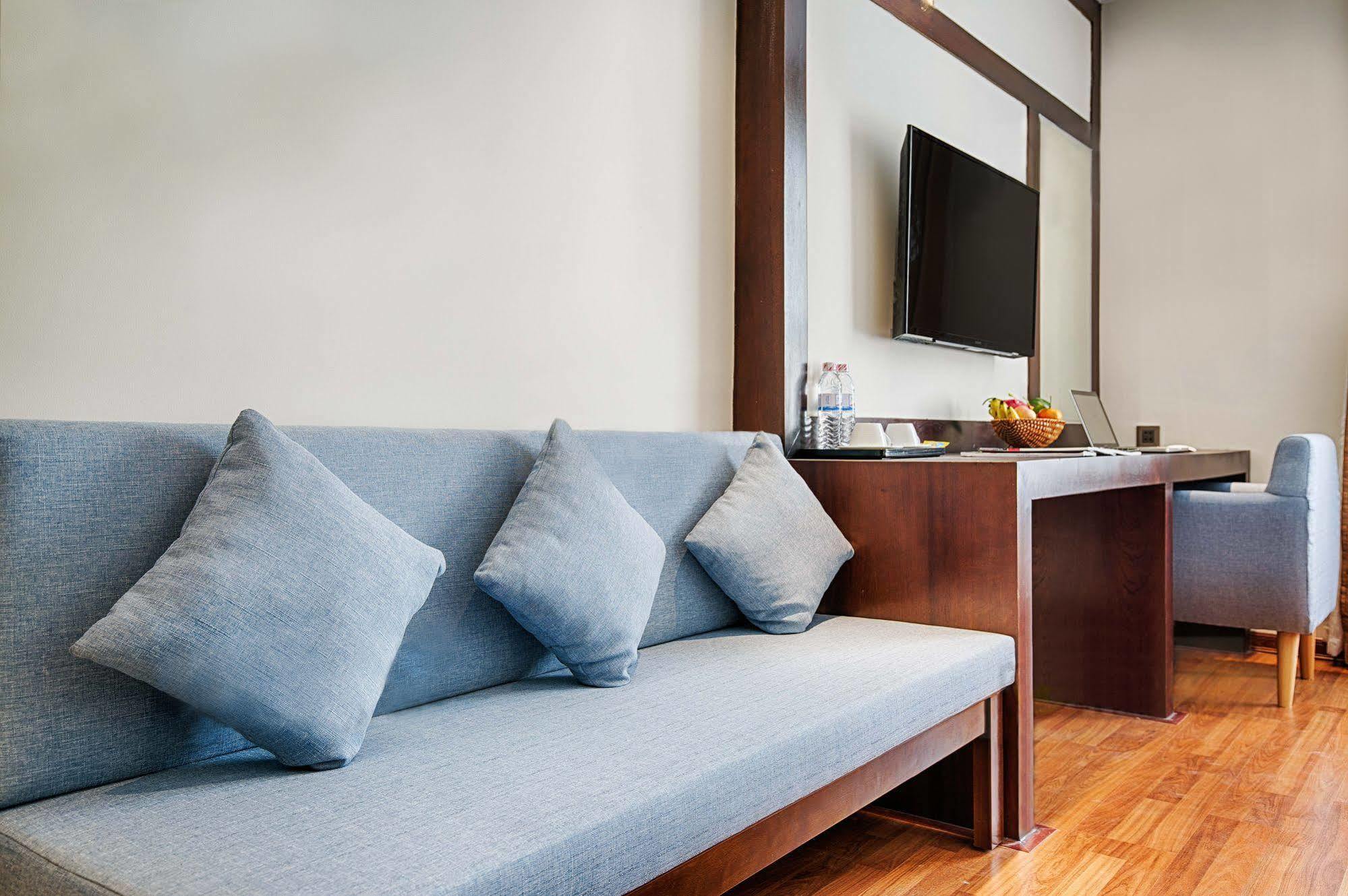 Sofia Suite Hotel Danang Extérieur photo